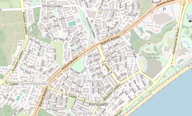 Kaartuitsnede van Konyaaltı Beach aan de westkant van Antalya, met de pin op het strand